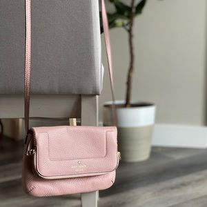 Pink Kate Spade crossbody ♠️ 🎀